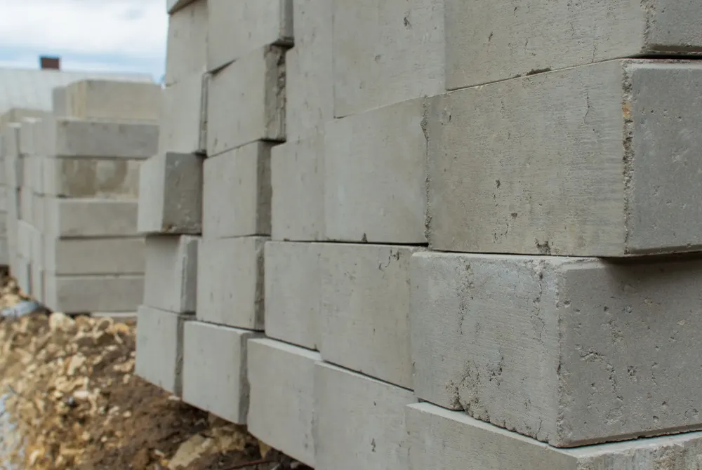 mur de soutènement lego près de Écromagny